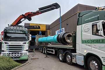 Large crane offload vehicle